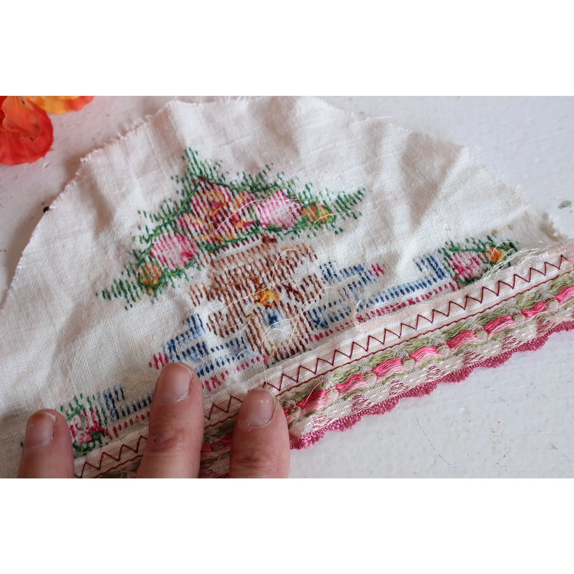 Vintage 1950s Cross Stitch Lace Trim Pillowcase End