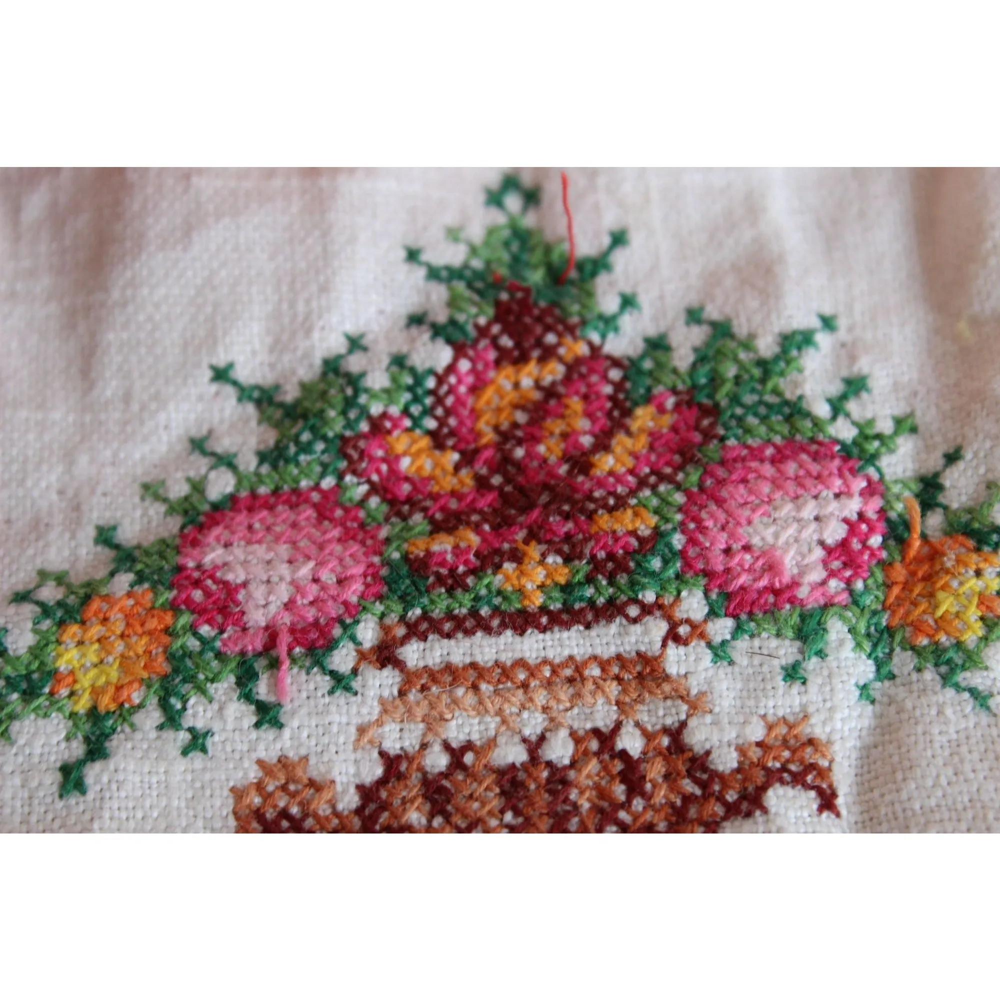 Vintage 1950s Cross Stitch Lace Trim Pillowcase End